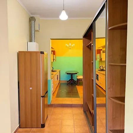 Apartment на проспекті шевченка зі своїм двориком 2 кімнатна